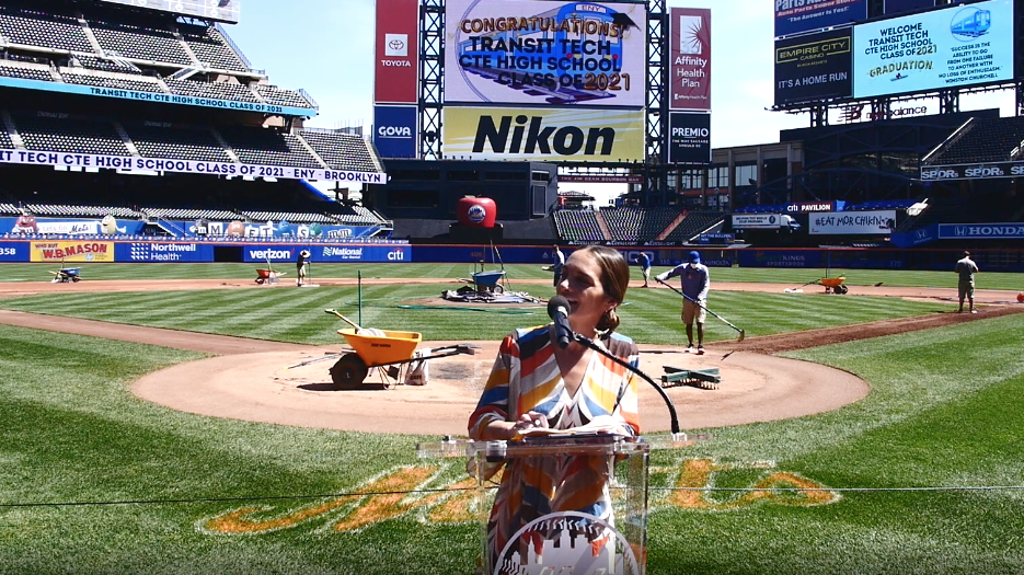 State Senator Julia Salazar Speaks to the Class of&nbsp;2021